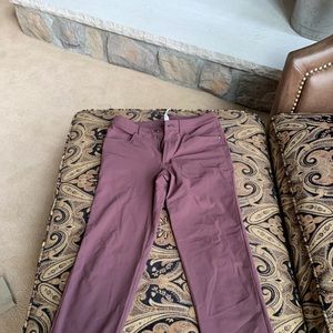 Lululemon ABC Pant Classic 34”. Size 28